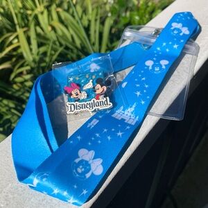 disney pin & lanyard bundle